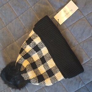 NWT VERA BRADLEY Bufflao black and white plaid beanie Hat Womens One size